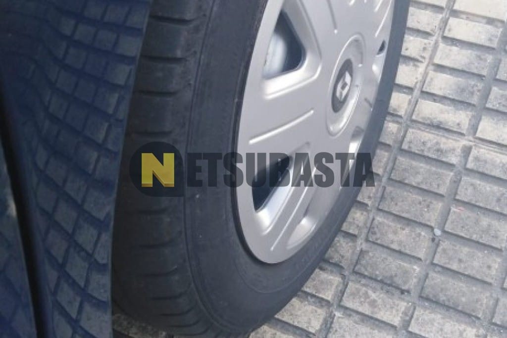 Dacia Sandero 1.2 2013