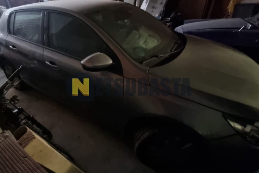 Peugeot 308 1.6 BlueHDi 2015