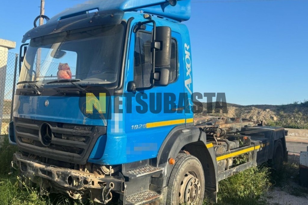 Mercedes-Benz Axor 1828 2005