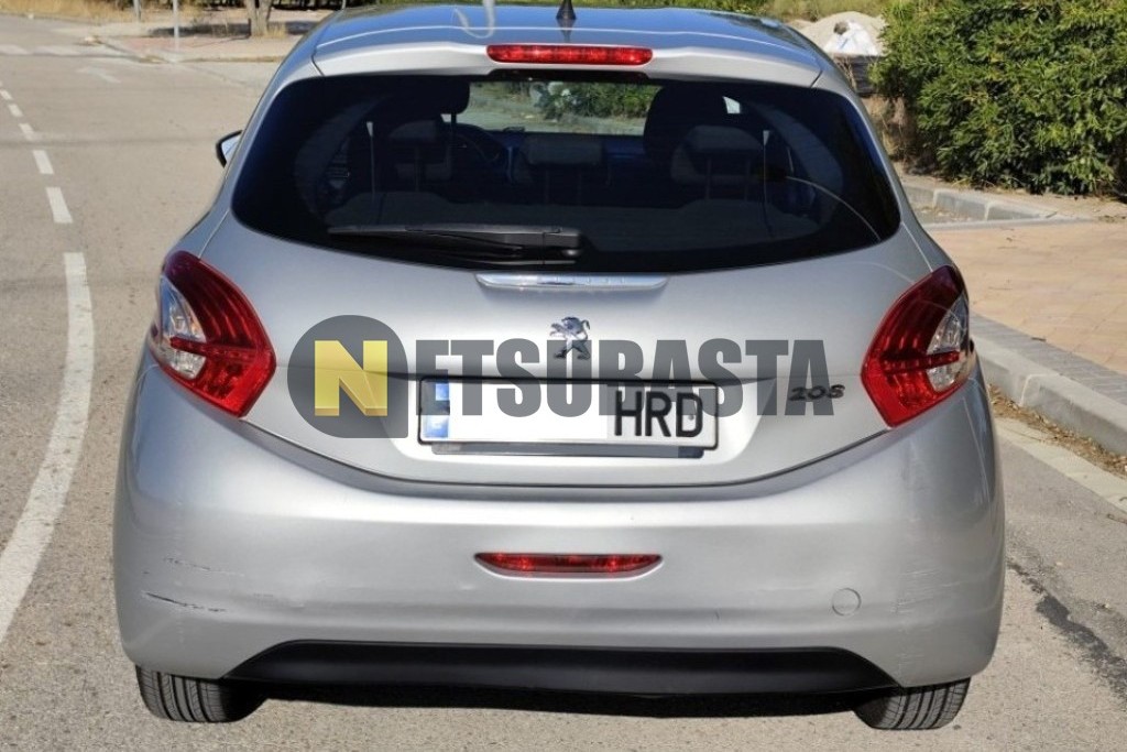 Peugeot 208 1.2 Puretech 2013