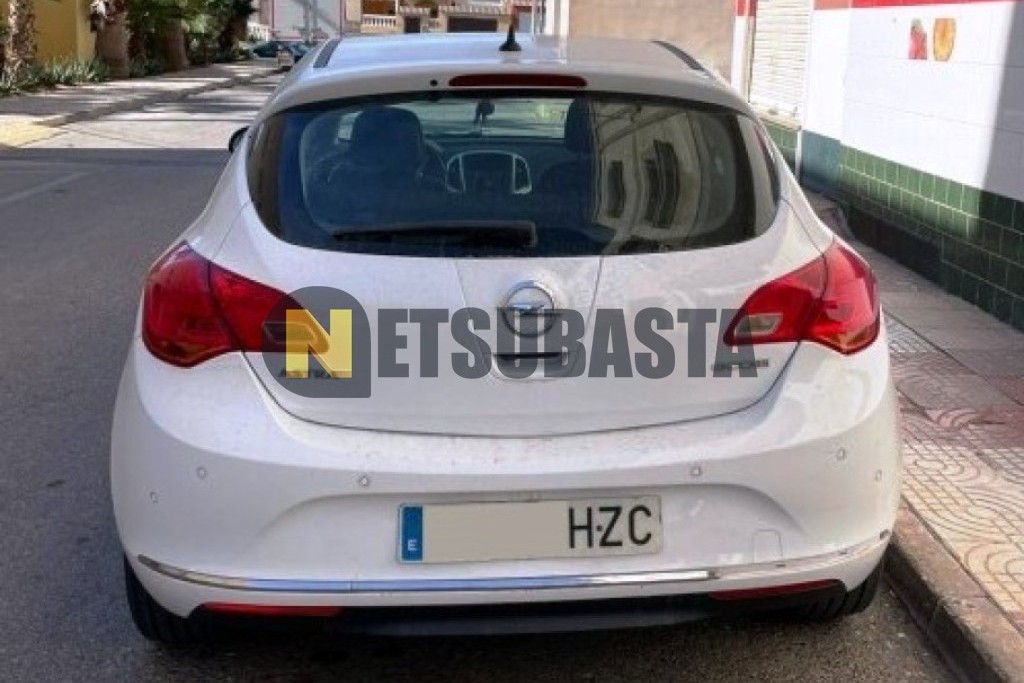 Opel Astra 1.6 CDTI 2014