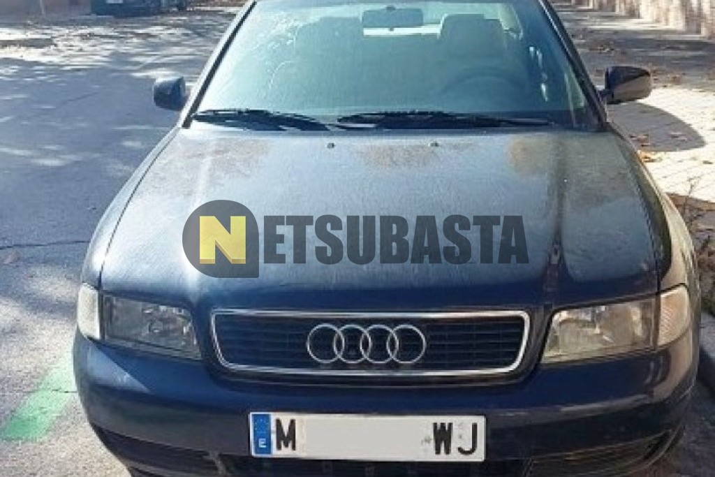 Audi A4 2.4 tiptronic 5 vel 1998