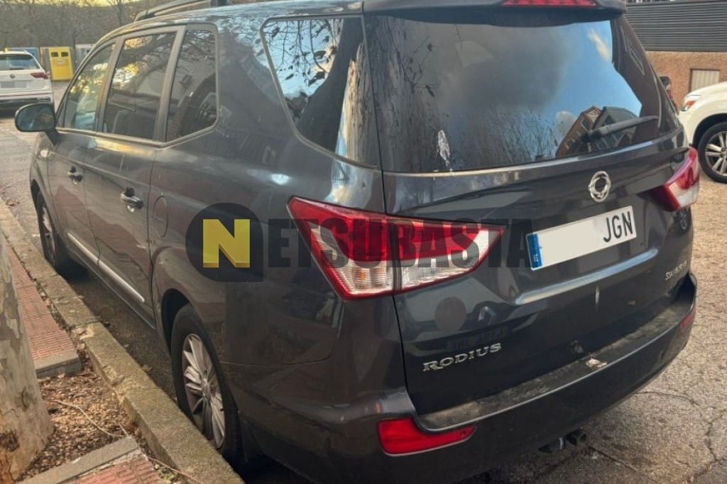 SsangYong Rodius 2.0 eXdi 2015