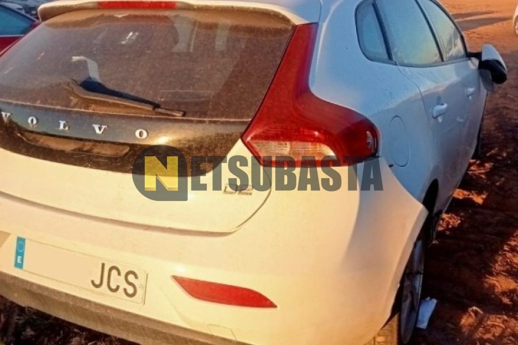 Volvo V40 D2 2015