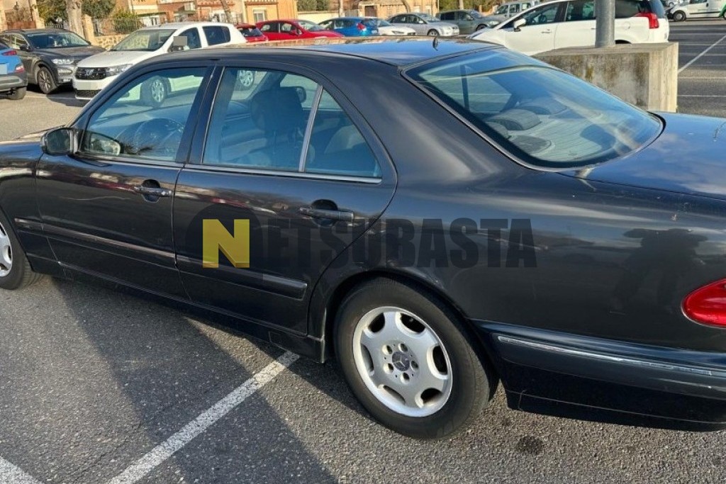 Mercedes-Benz E 220 CDI Aut. 2000