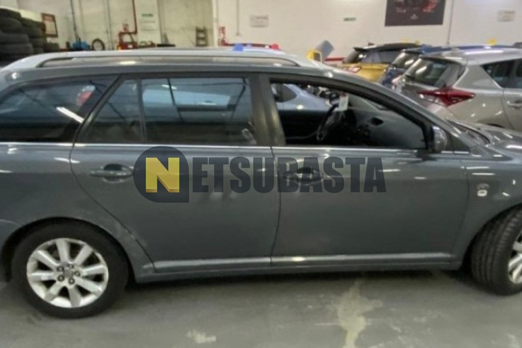 Toyota Avensis Wagon 2.0 D-4D 2005