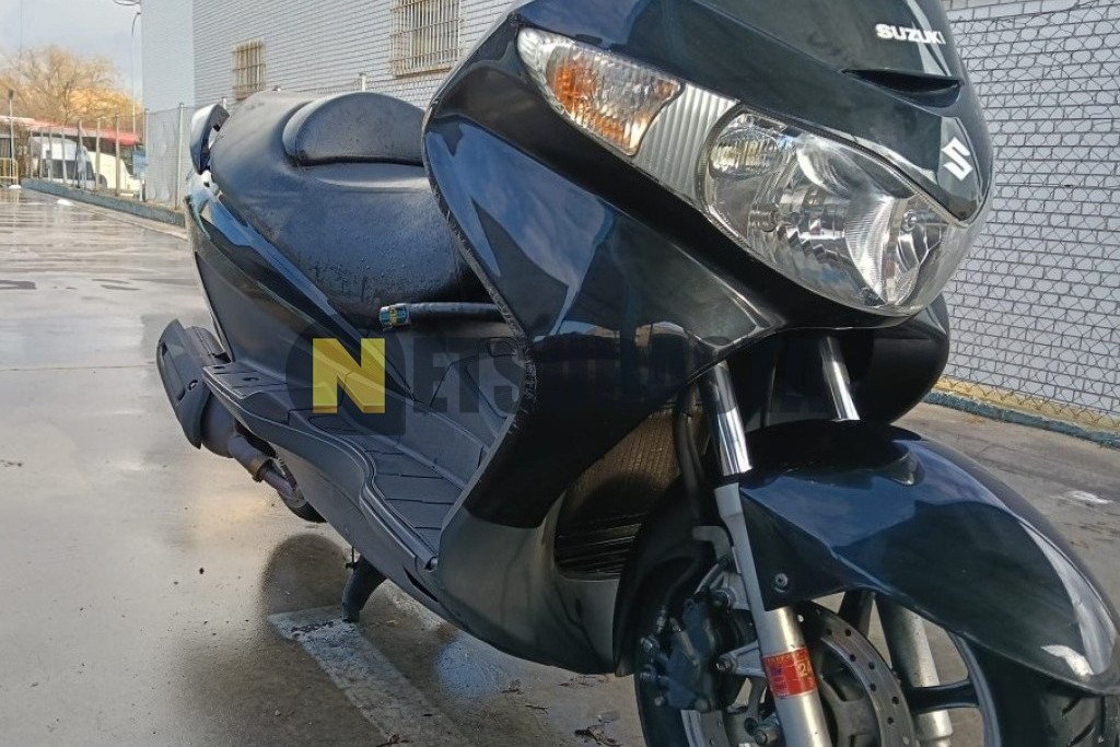 Suzuki BURGMAN 200 2010