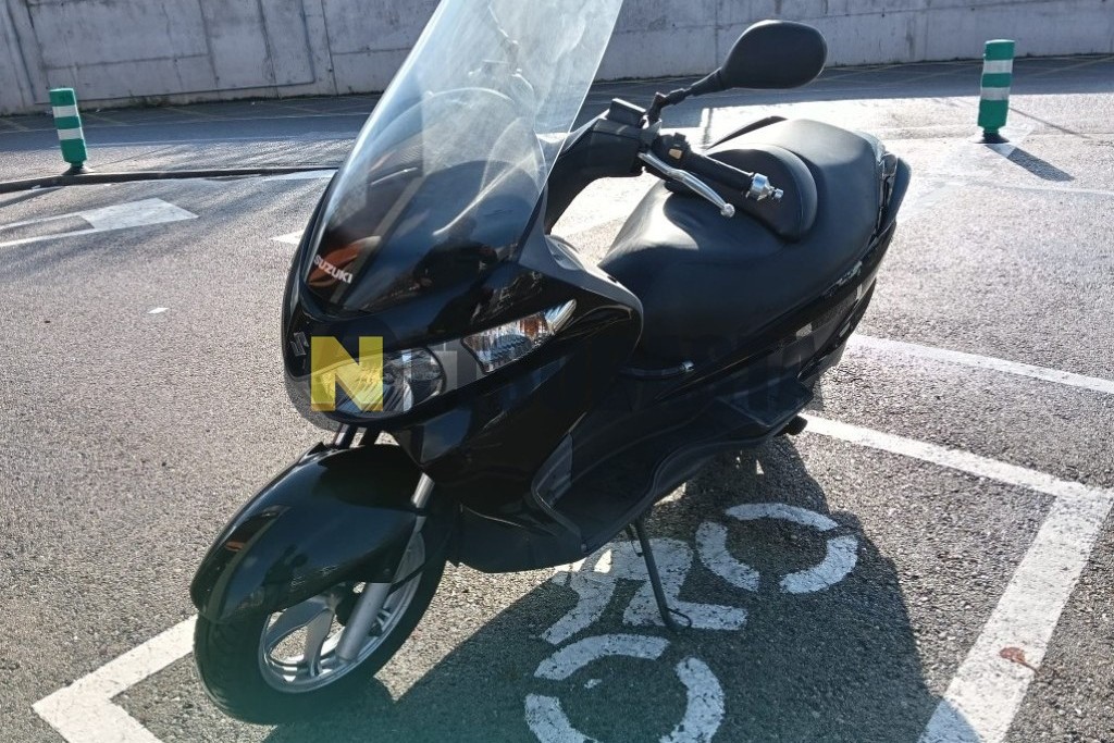 Suzuki BURGMAN 200 2010