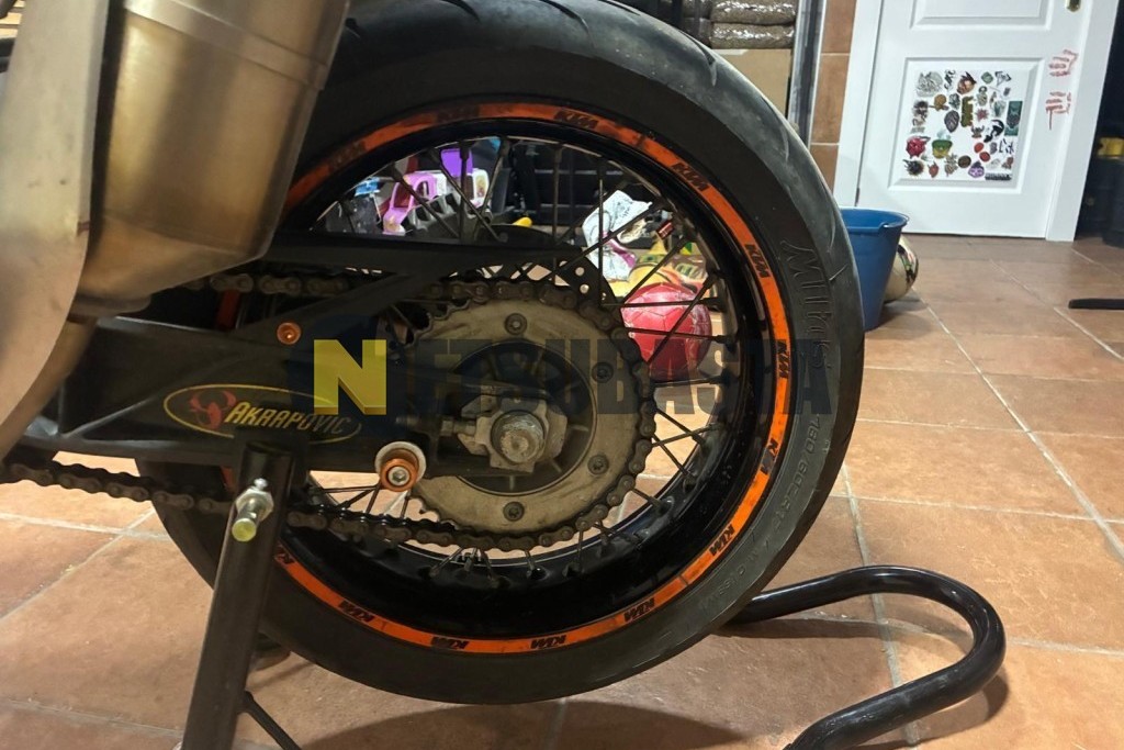 KTM 690 SUPERMOTO 2007