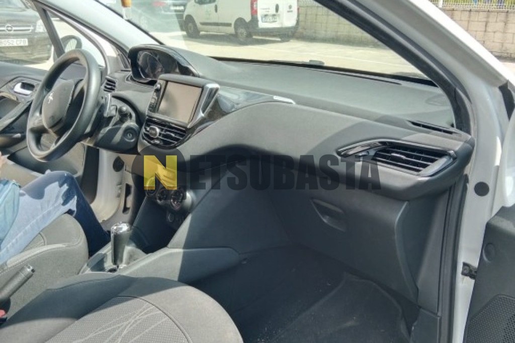Peugeot 208 1.2 PureTech ETG5 2014