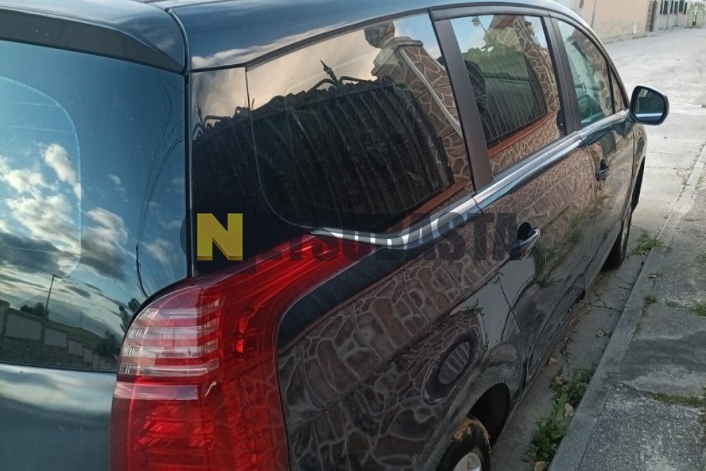 Peugeot 5008 2.0 HDi FAP 2011