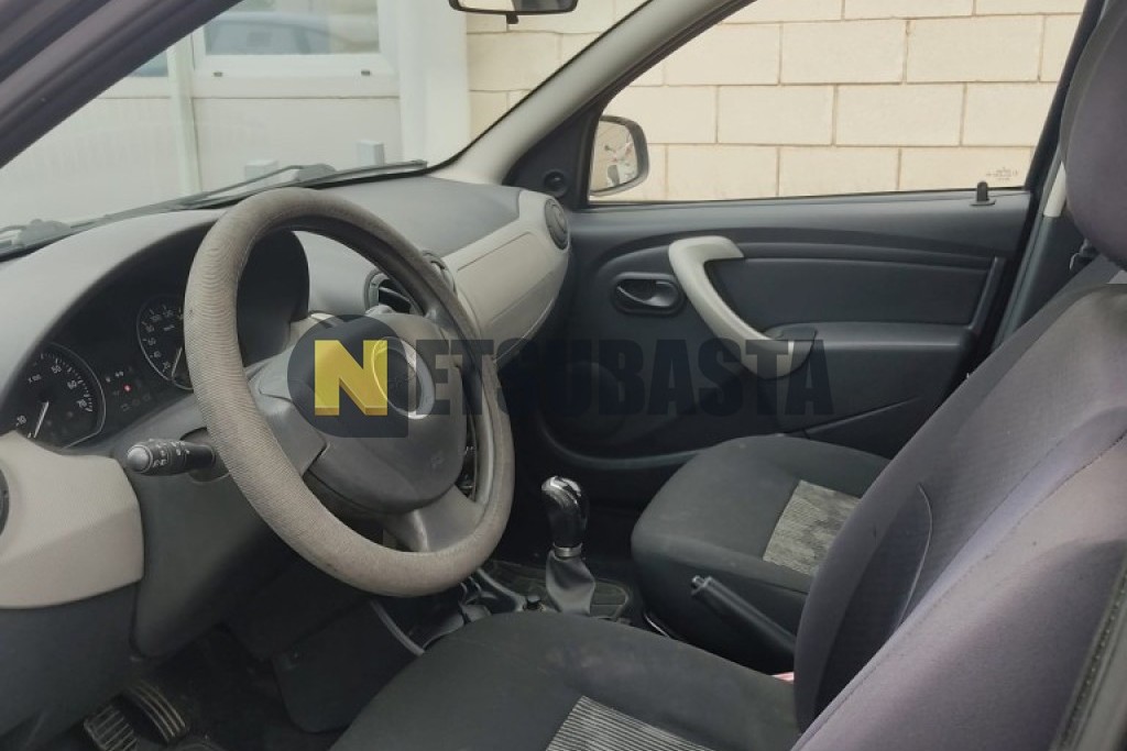 Dacia Sandero 1.2 16v 2011