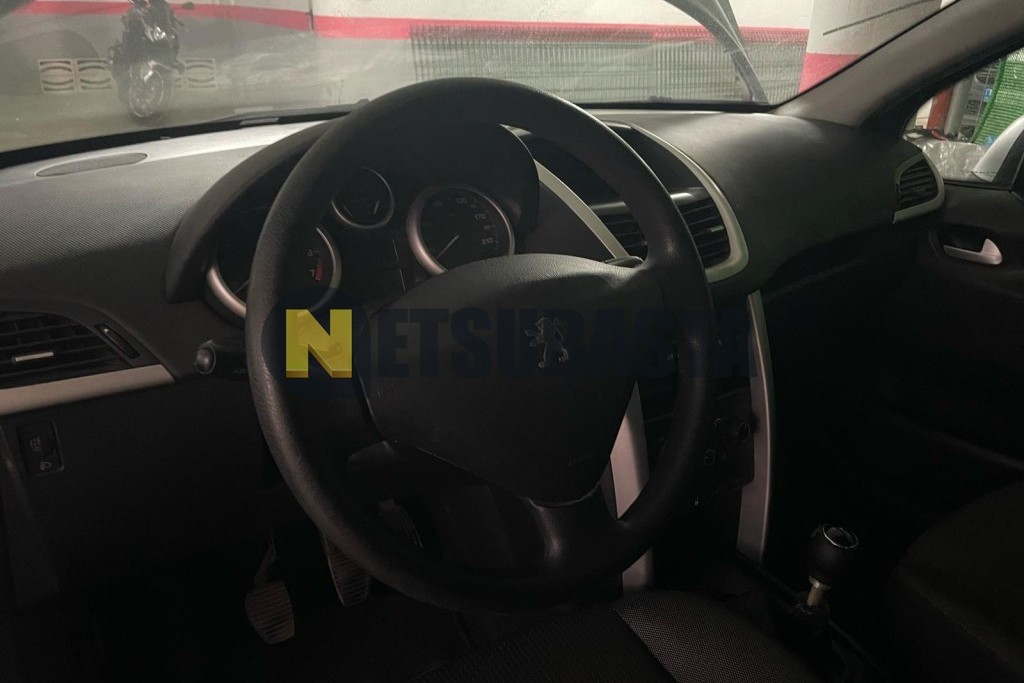 Peugeot 207 1.4i 2012