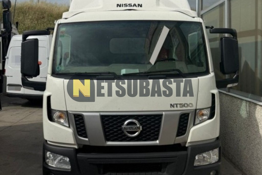 Nissan NT 500 2015