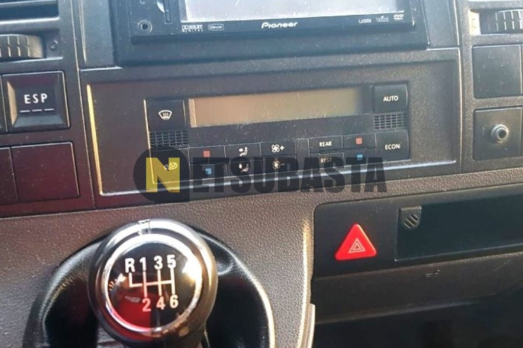Volkswagen Transporter T5 2.5 TDI 2006