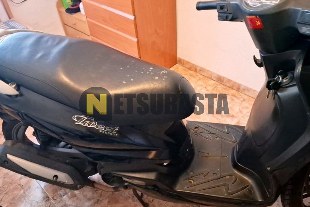 Peugeot TWEET 125 2012