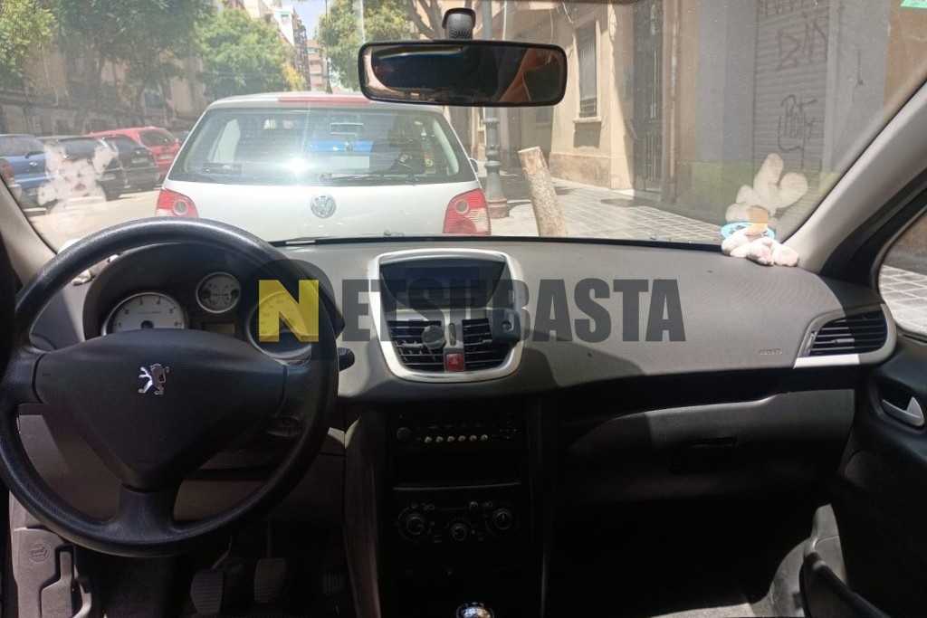 Peugeot 207 1.4i 2011