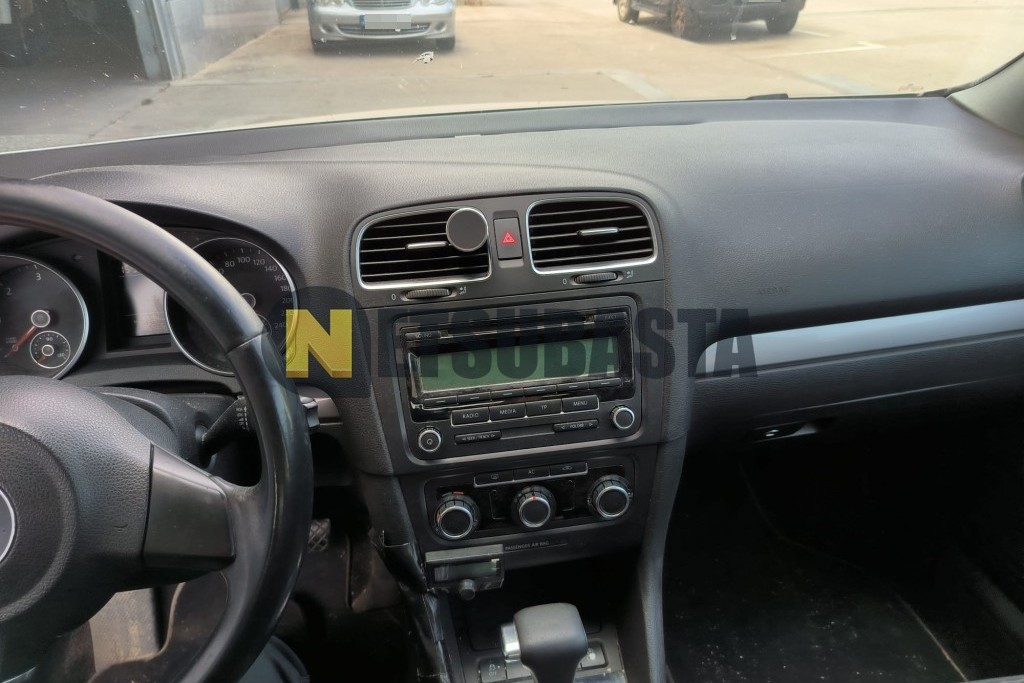 Volkswagen Golf 1.6 TDI DSG 7 vel. 2010