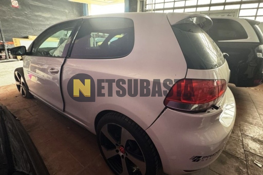 Volkswagen Golf 2.0 TDI DSG 2010
