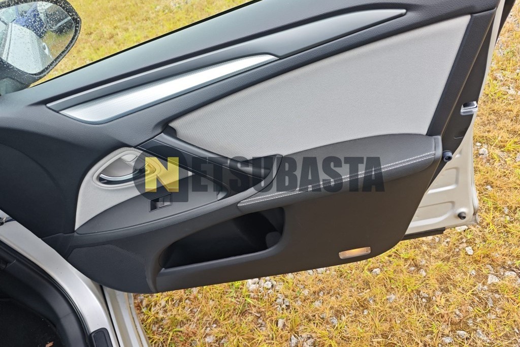 Toyota Avensis Touring Sports 150D 2015