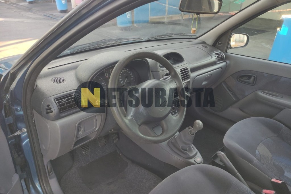 Renault Clio 1.9D 2001