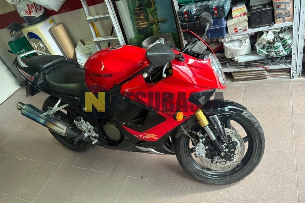 Hyosung GT 250R 2007