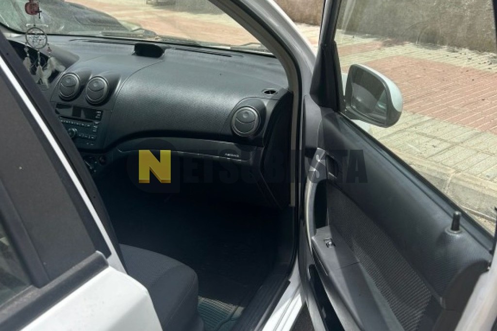 Chevrolet Aveo 1.2 16v 2011