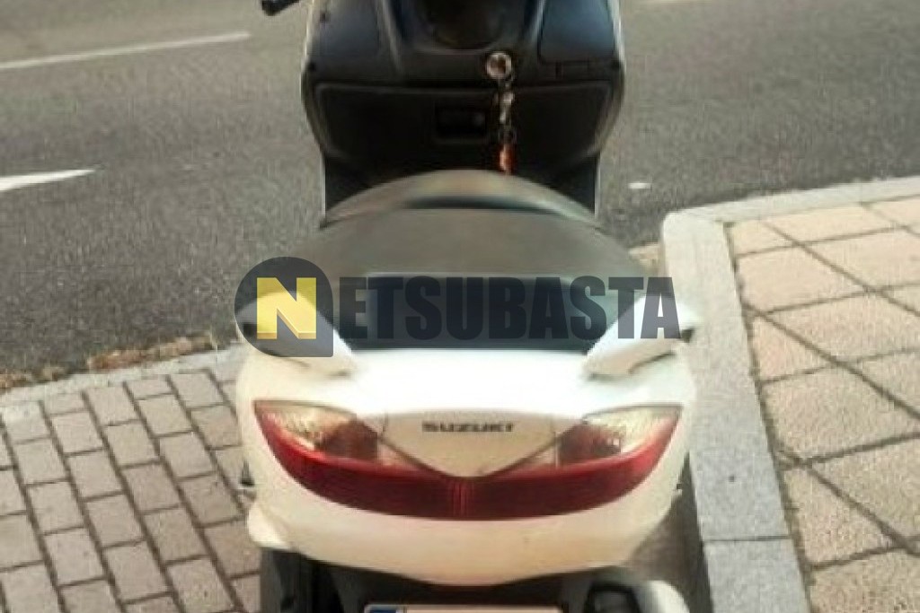 Suzuki BURGMAN 200 2010