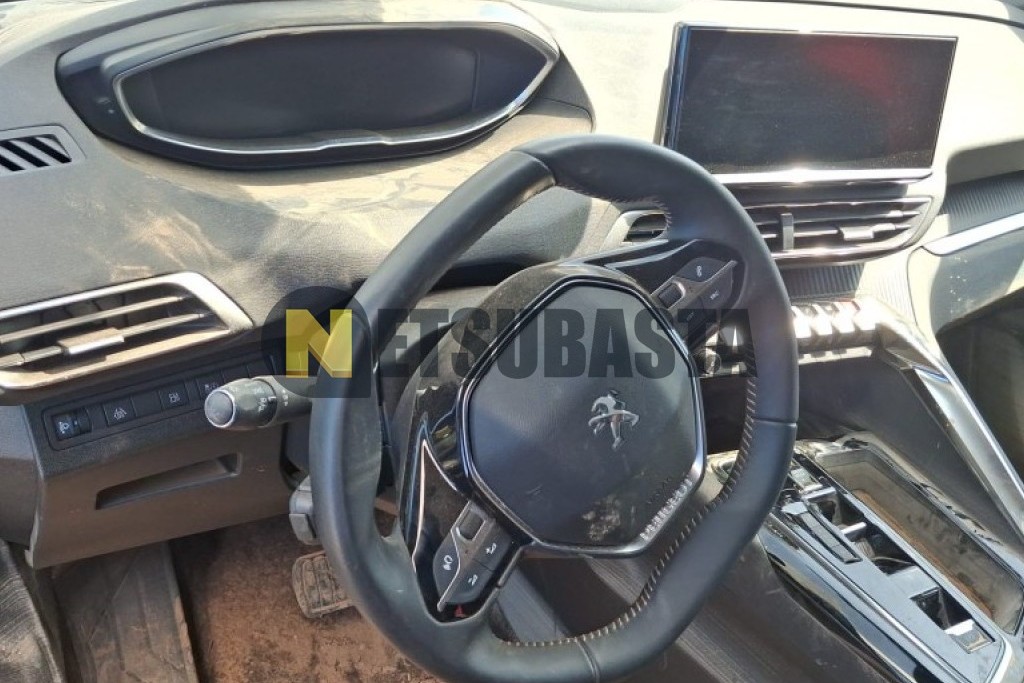 Peugeot 3008 Plug-In Hybrid e-EAT8 2024
