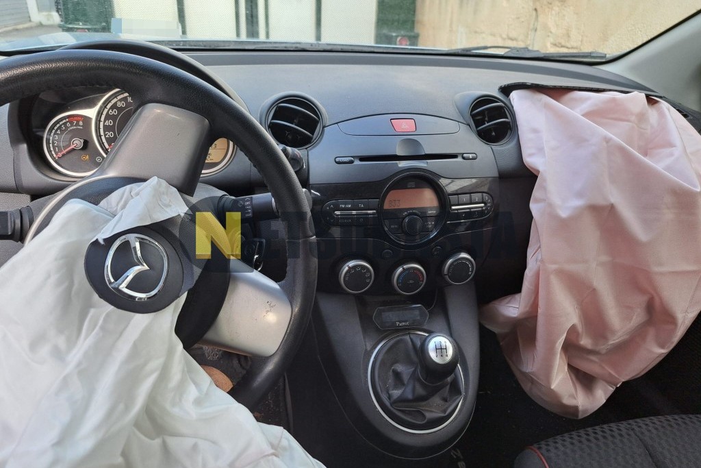 Mazda 2 1.3 2012