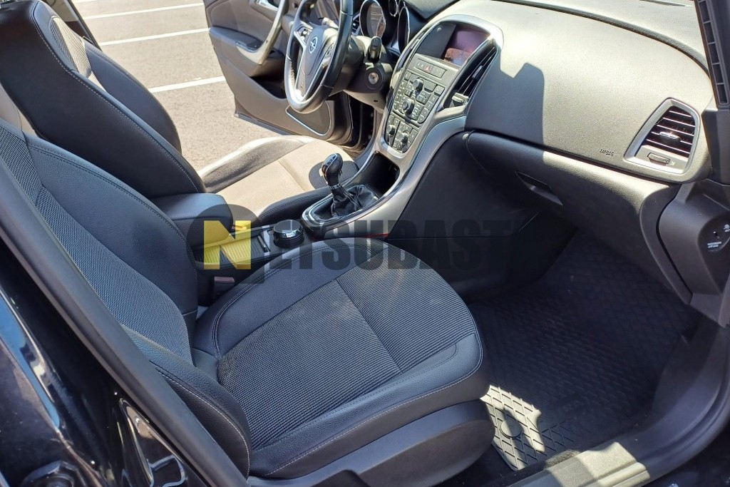 Opel Astra 2.0 CDTI 2010