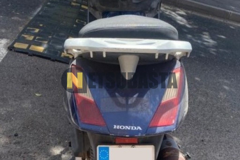 Honda FES 125 Pantheon 2006
