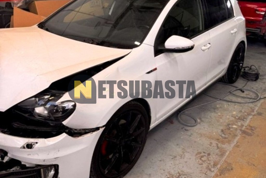 Volkswagen Golf GTI 2.0 TSI DSG 2010