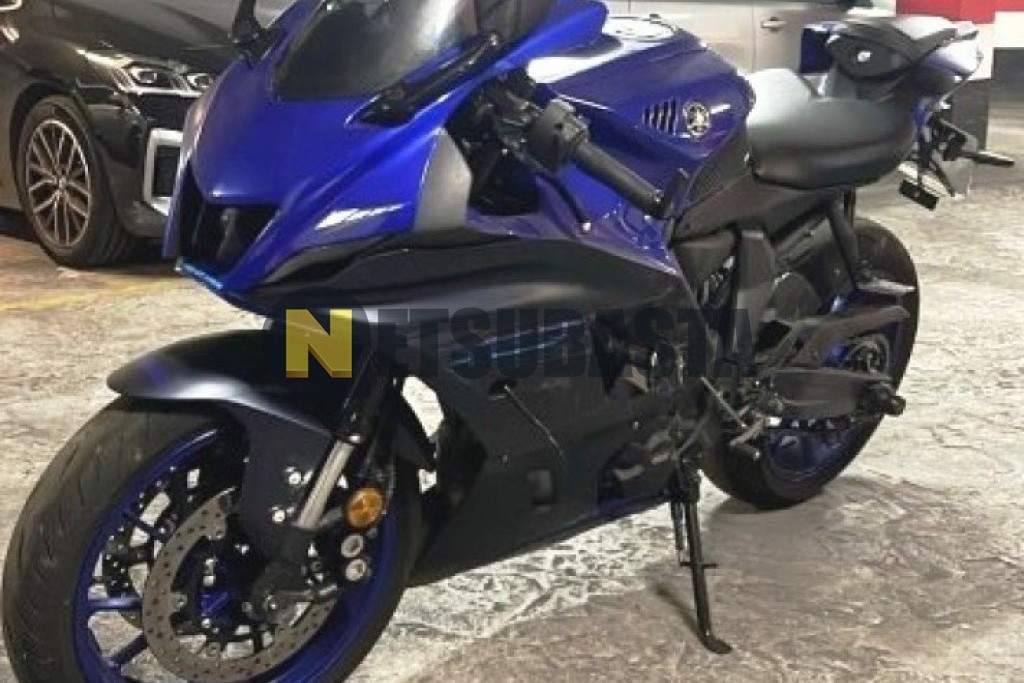 Yamaha R7 2023
