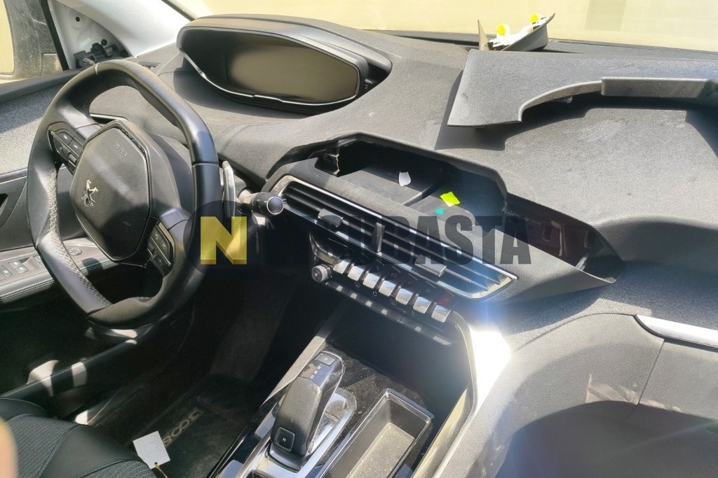 Peugeot 3008 1.5 BlueHDi EAT8 2021