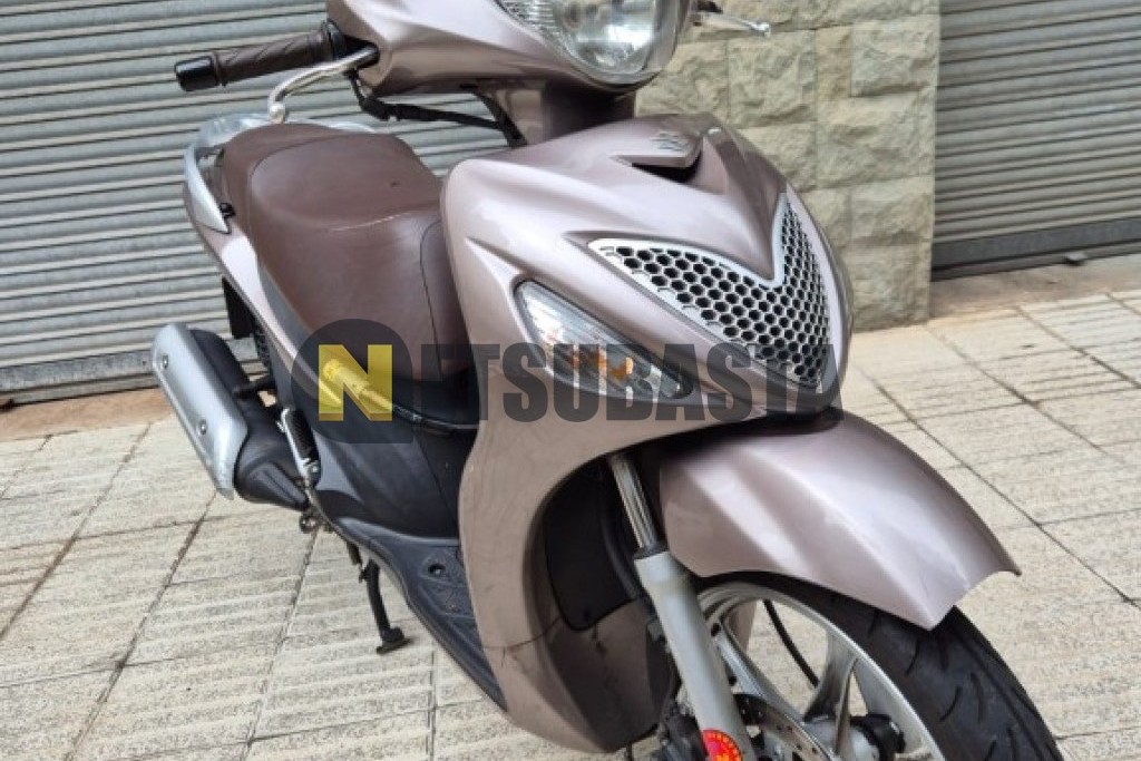 Suzuki Sixteen 125 2012