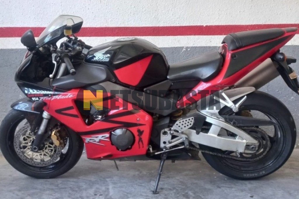 Honda CBR 900RR 2004