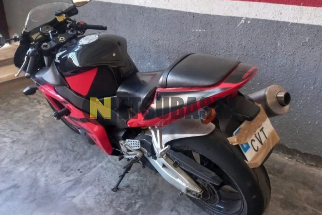 Honda CBR 900RR 2004