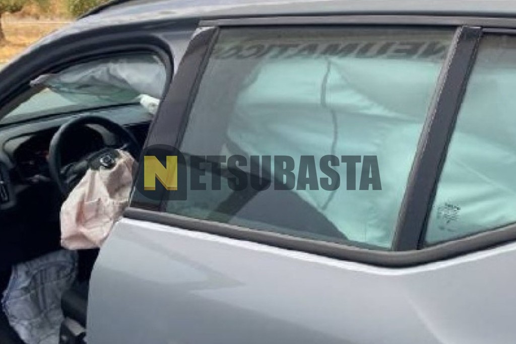 Volvo XC40 B3 2025