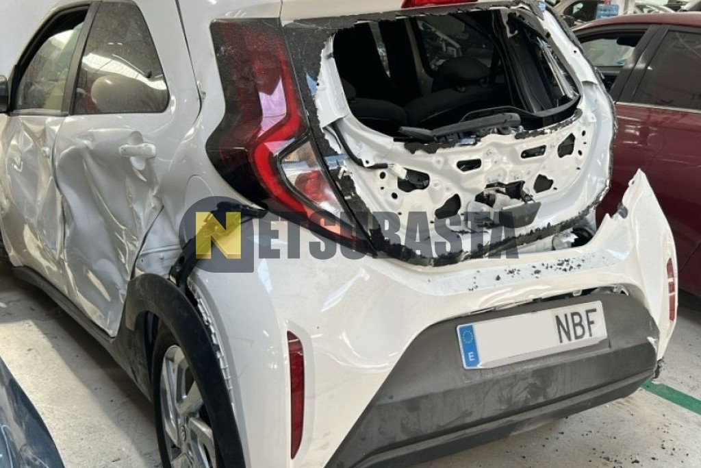 Toyota Aygo X Cross 1.0 2025