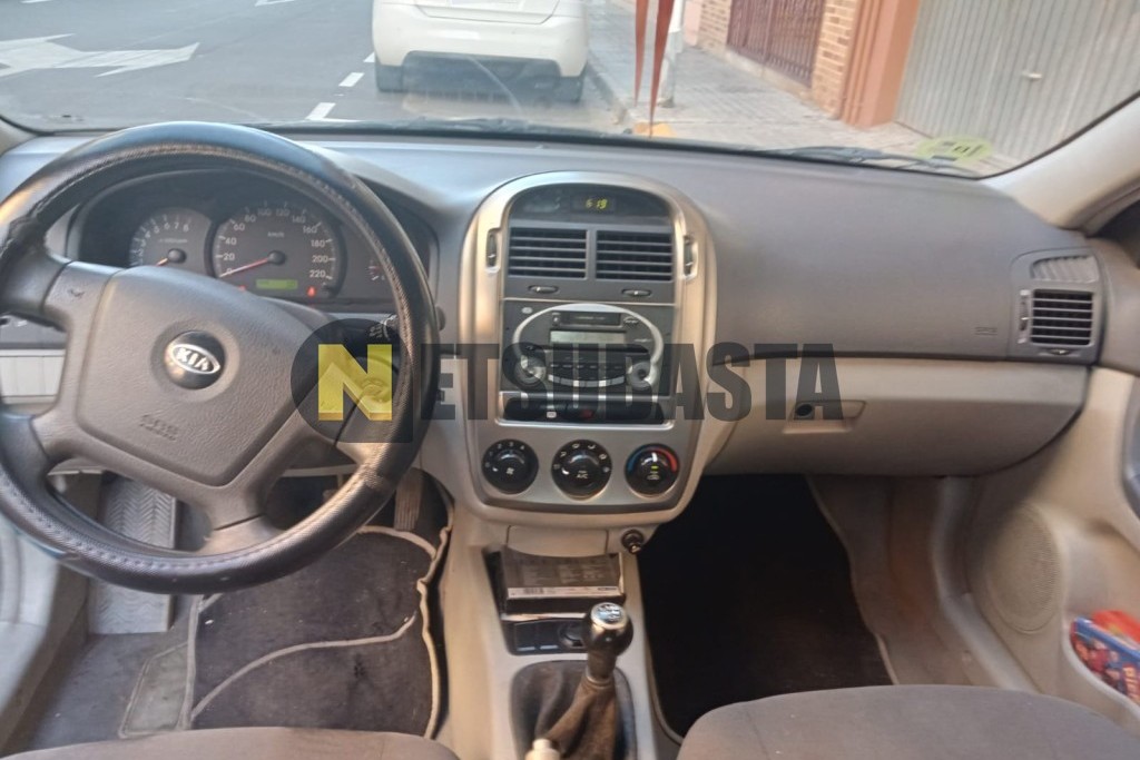 Kia Cerato 1.6 LX 2005
