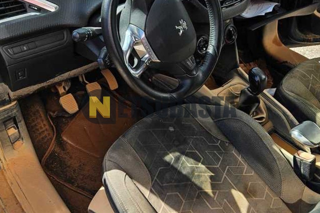 Peugeot 2008 1.2 PureTech 2016