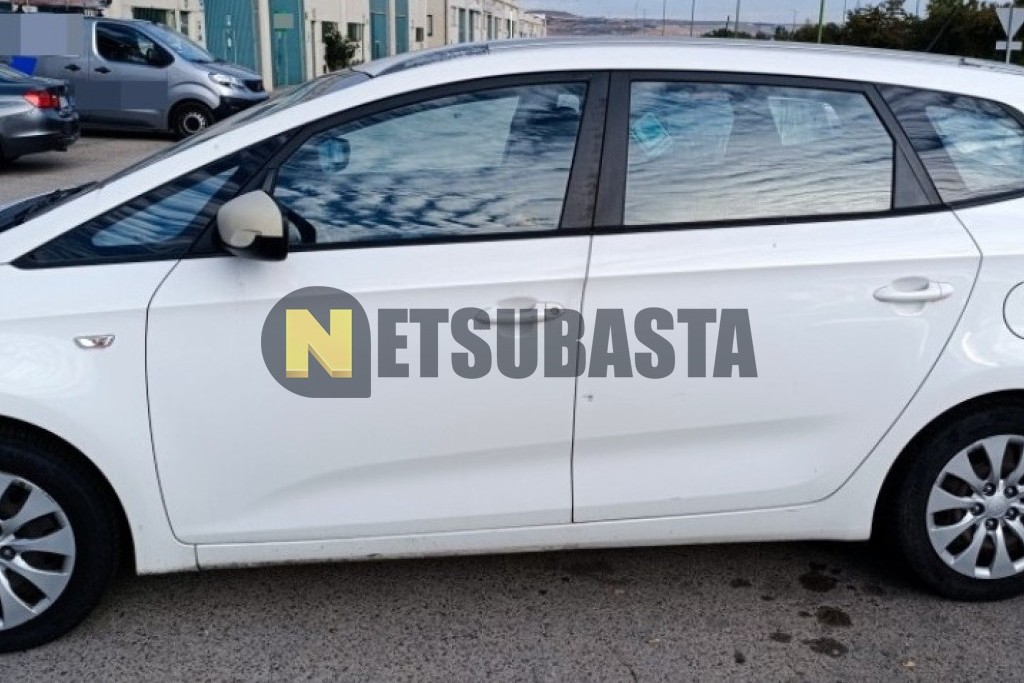 Kia Carens 1.6 GDi 2013