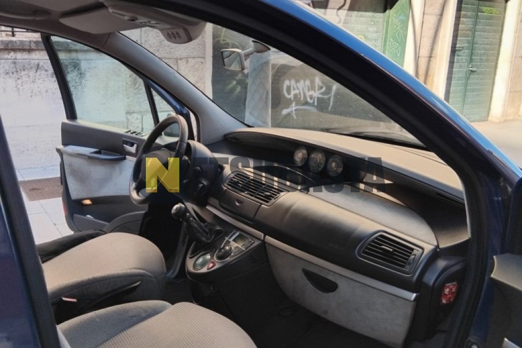 Peugeot 807 2.2i 2005