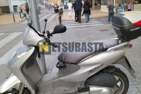 Zitmuv Black Razer 125E 2022