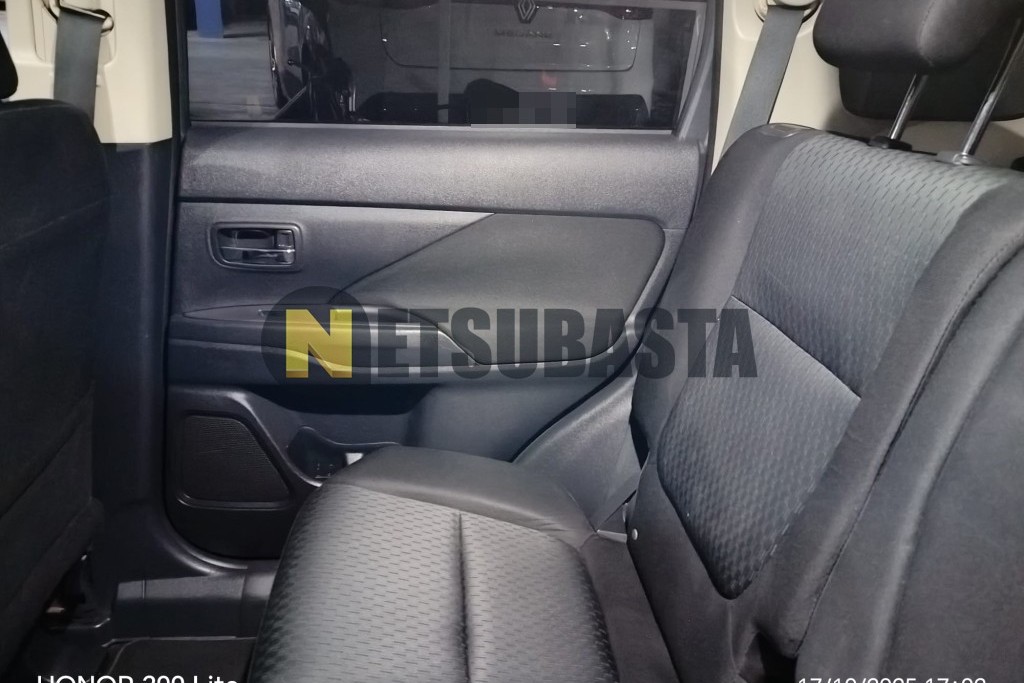 Mitsubishi Outlander 220 DI-D 2012