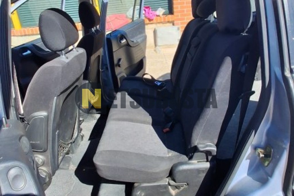 Opel Zafira 2.0 DTi 16V 2001