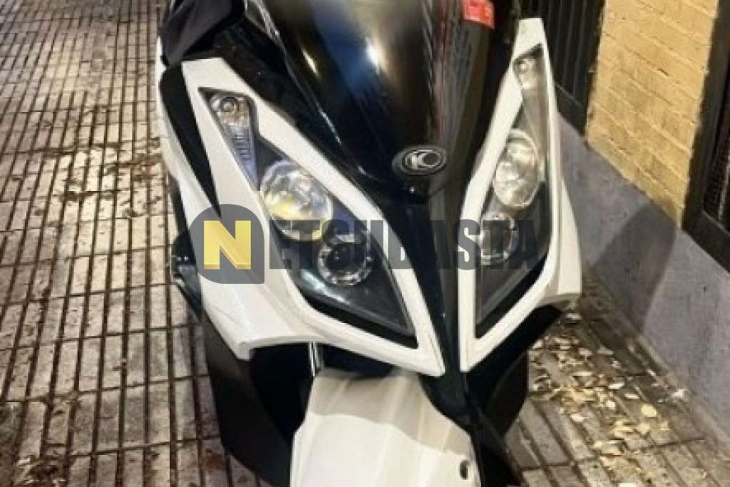 Kymco Super Dink 300i 2011