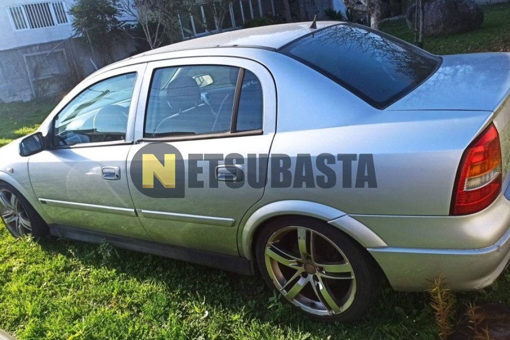 Opel Astra Sedán 2.0 DI 16V 1999