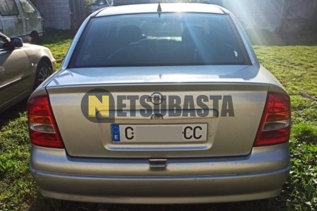 Opel Astra Sedán 2.0 DI 16V 1999